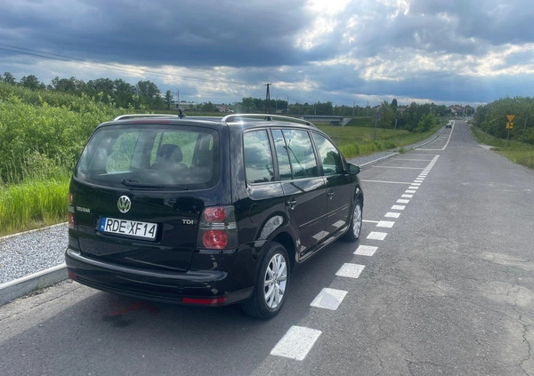 Volkswagen Touran cena 24000 przebieg: 287000, rok produkcji 2010 z Września małe 379